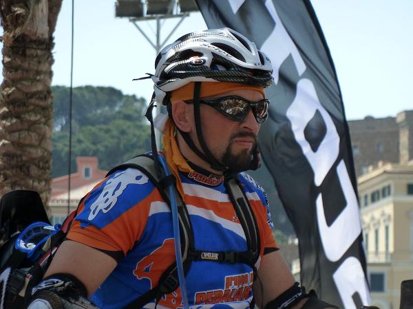 1303464637 14 FT168220 Pensieroso Sul Secondo 1303464637 14 FT168220 Pensieroso Sul Secondo