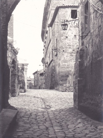 1363006459 1567 FT204592 Civita Di Bagnoregio F02