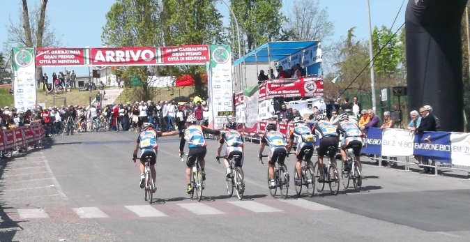 1429514802 886 FT228800 Arrivo 1