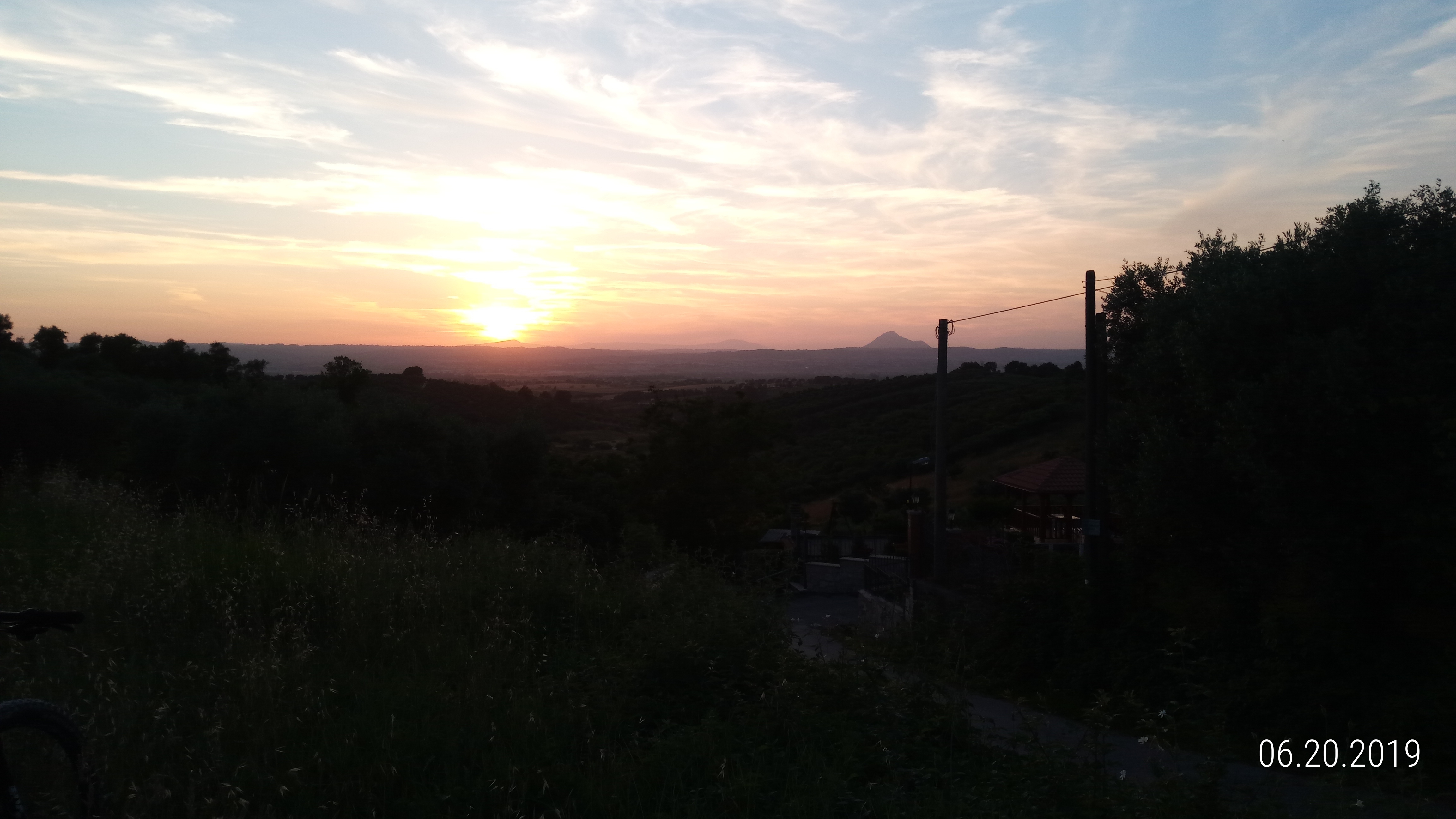 1561099517 P 20190620 203616 P